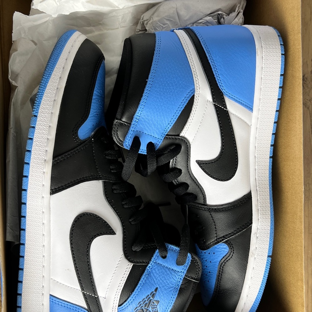 Jordan Retro 1 High OG UNC Toe